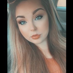 Meet your Posher, Carly